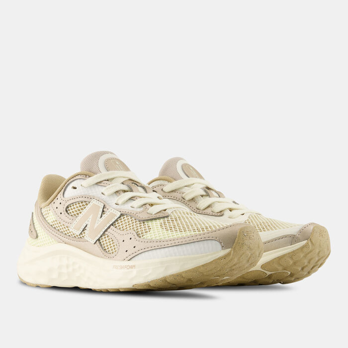 نيو بالانس حذاء فريش فوم اريشي v4 تيرالوكس للنساء بيج image number 1