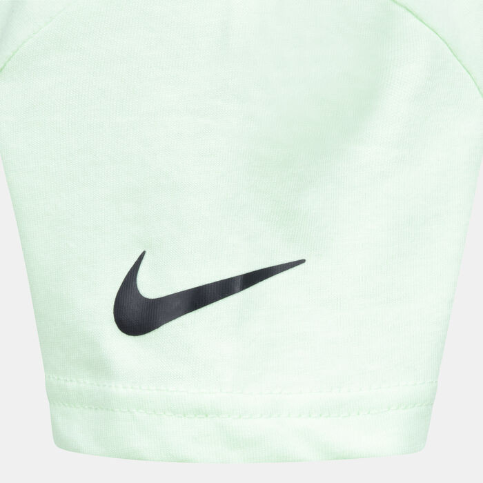 نايكي طقم تيشيرت وشورت هيزي ريز للاطفال أخضر image number 2