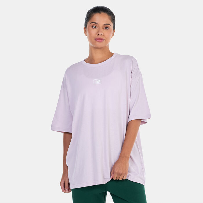 نيو بالانس تيشيرت NB اسينشالز جرافيك اوفرسايزد للنساء وردي image number 0