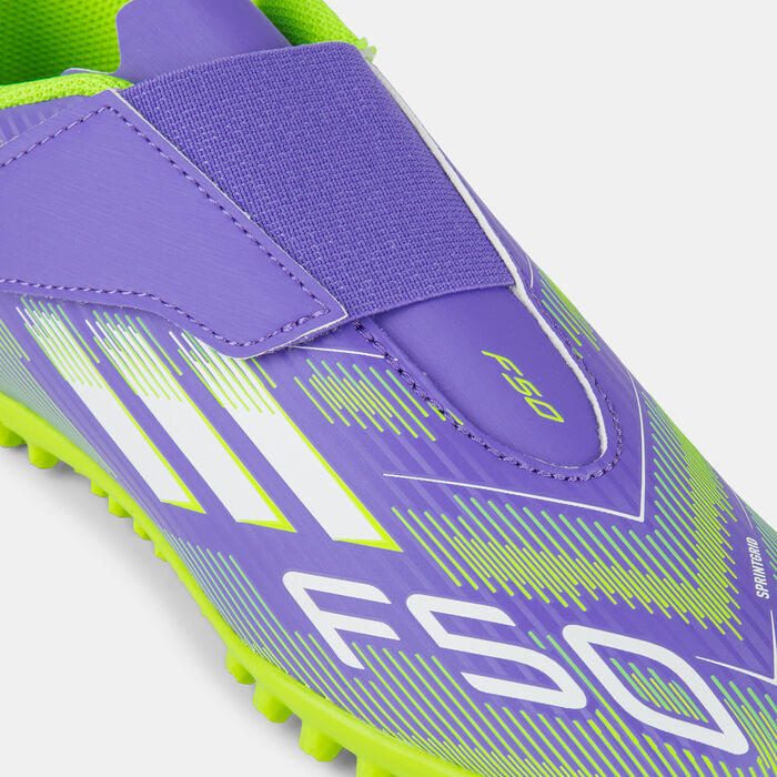 اديداس حذاء كرة القدم F50 كلوب لملاعب العشب الصناعي للأطفال بنفسجي image number 4