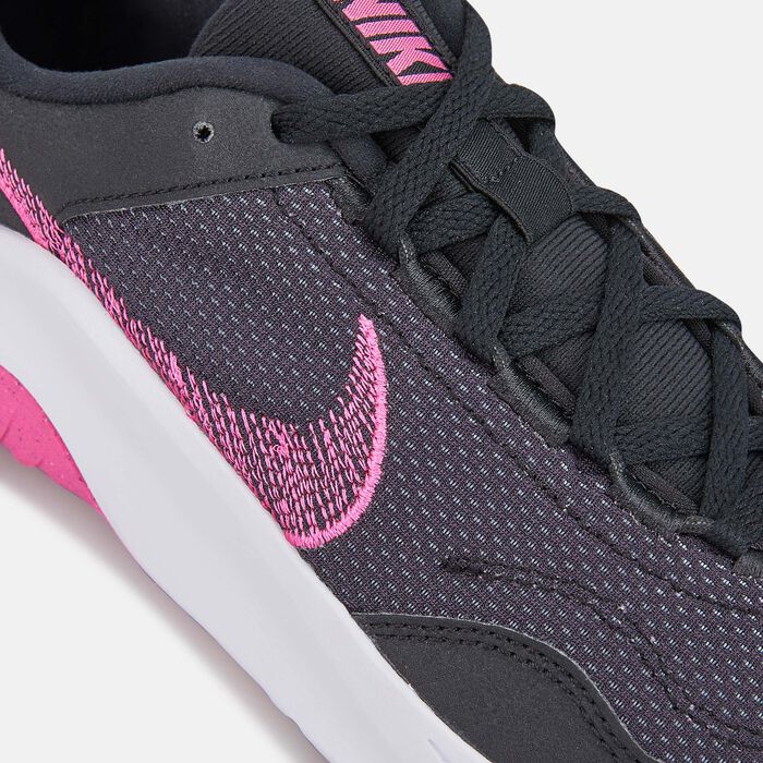 نايكي حذاء ليجيند اسنشال 3 نكست نيتشور للنساء أسود image number 8