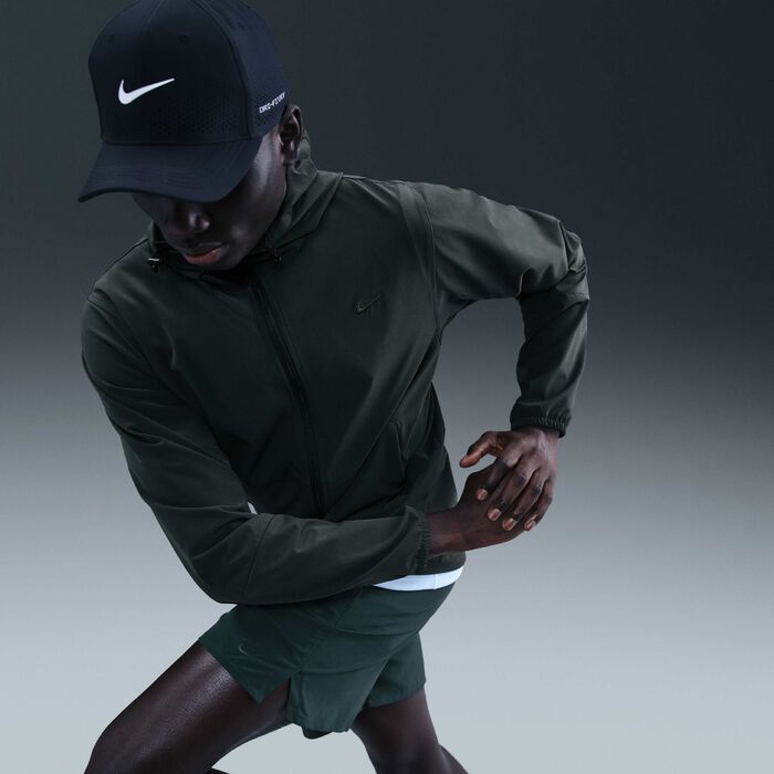 نايكي جاكيت هودي مقاوم للماء أنلميتيد للرجال أخضر image number 2