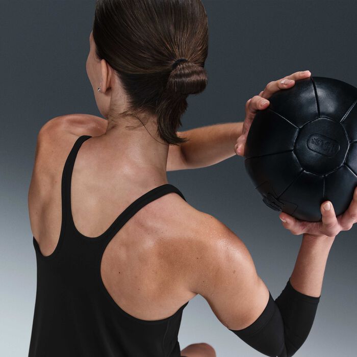 نايكي تيشيرت بلا أكمام للتمرين ون كلاسيك دراي-فت للنساء أسود image number 1