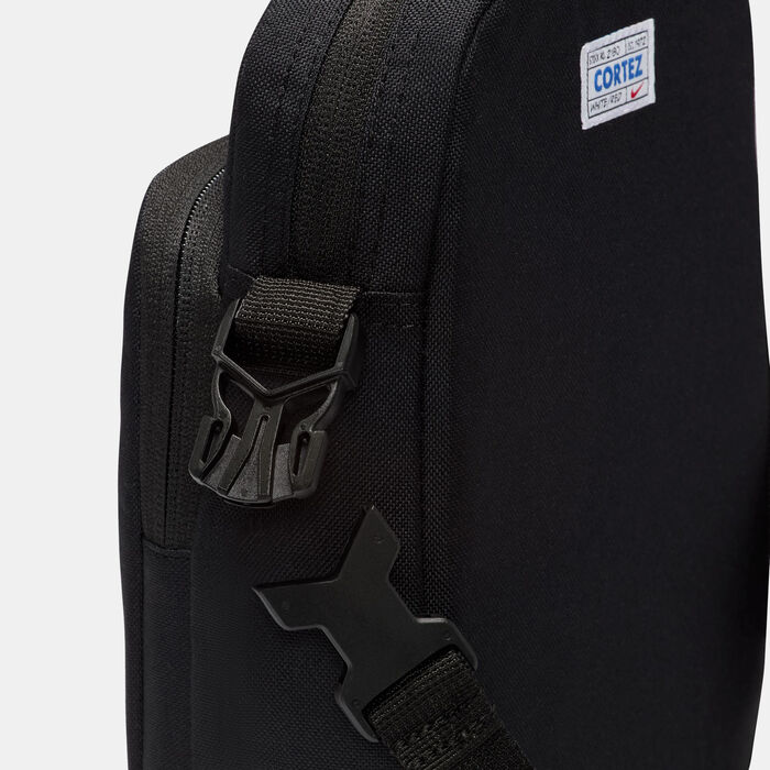 نايكي حقيبة كروسبودي كورتز هيريتيج للرجال أسود image number 4