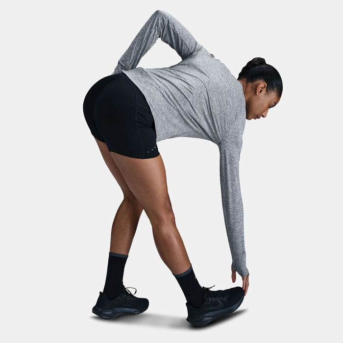 نايكي تيشيرت الجري سويفت دراي-فت UV للنساء رمادي image number 4