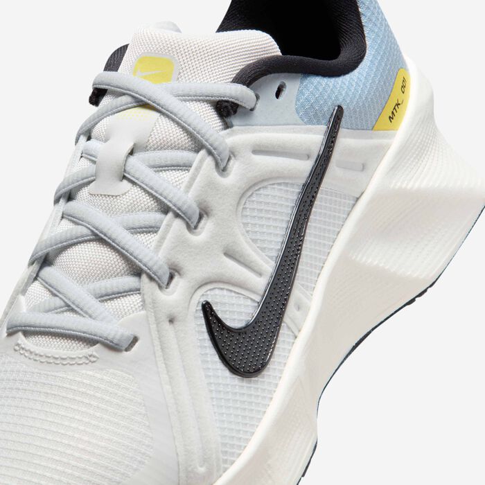 نايكي حذاء مترو تك للنساء أبيض image number 6