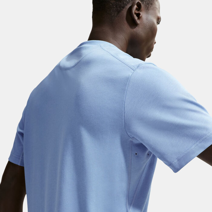 نايكي تيشيرت التمرين برايميري دراي-فِت للرجال أزرق image number 4